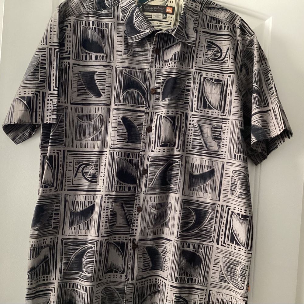Quiksilver Black and Gray Casual Button Down Shirt with Shark Tail Pattern